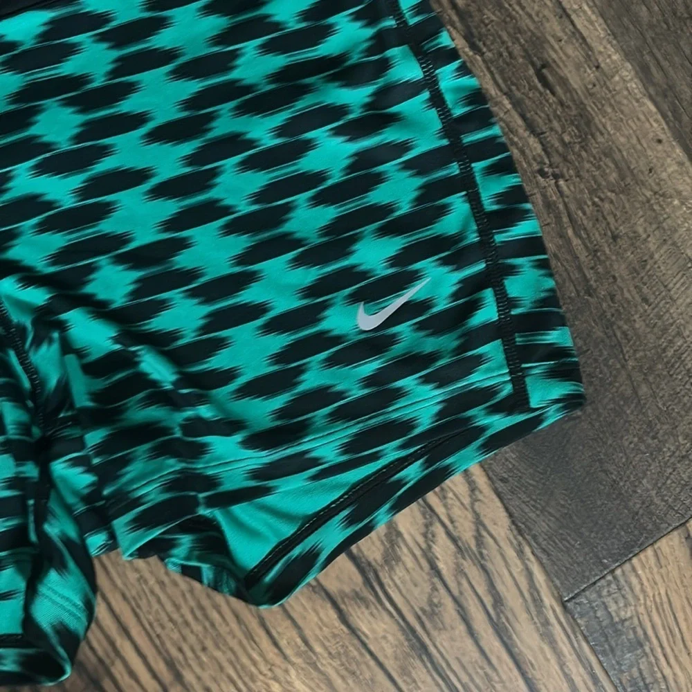Nike run fast